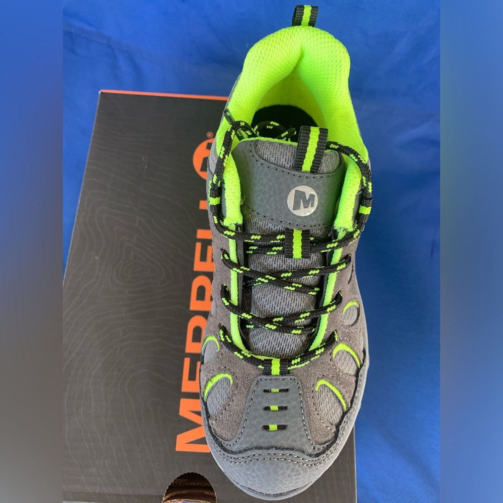 Merrill boys Chameleon waterproof shoes. Brand new in box